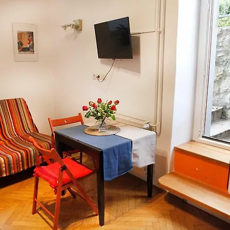 Apartment Basement In Vila Vesna